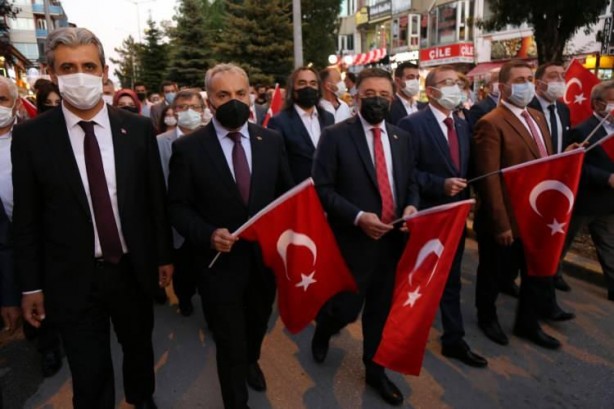 Foto - 15 Temmuz'un yıldönümünde milyonlar meydanları boş bırakmadı