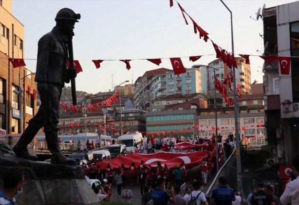 Foto - 15 Temmuz'un yıldönümünde milyonlar meydanları boş bırakmadı