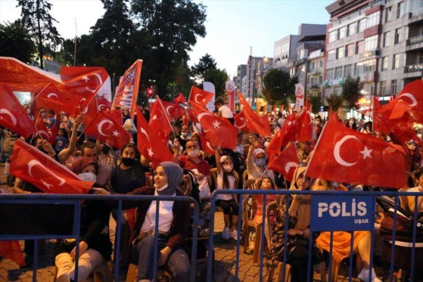 Foto - 15 Temmuz'un yıldönümünde milyonlar meydanları boş bırakmadı