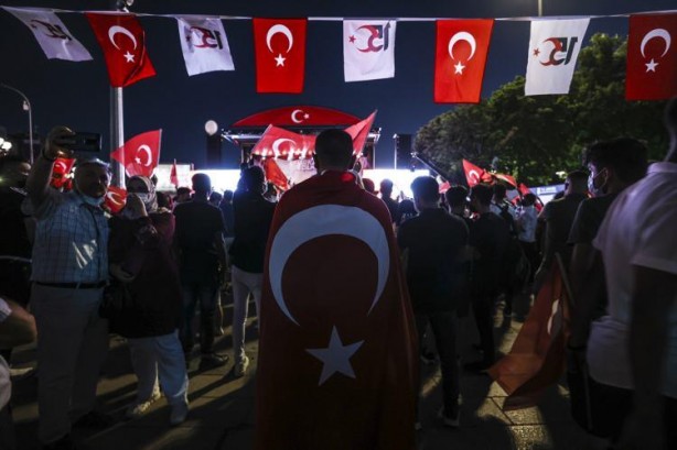 Foto - 15 Temmuz'un yıldönümünde milyonlar meydanları boş bırakmadı