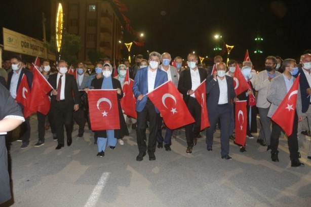 Foto - 15 Temmuz'un yıldönümünde milyonlar meydanları boş bırakmadı