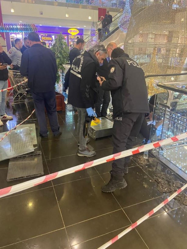 Foto - 1.5 yaşındaki çocuğun parmakları yürüyen merdivenlerde koptu