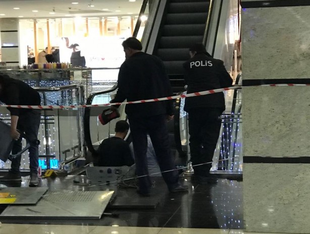 Foto - 1.5 yaşındaki çocuğun parmakları yürüyen merdivenlerde koptu