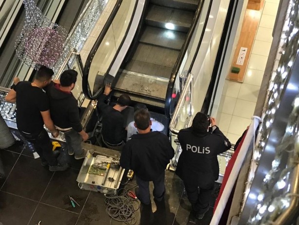 Foto - 1.5 yaşındaki çocuğun parmakları yürüyen merdivenlerde koptu