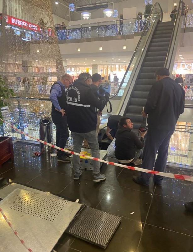 Foto - 1.5 yaşındaki çocuğun parmakları yürüyen merdivenlerde koptu