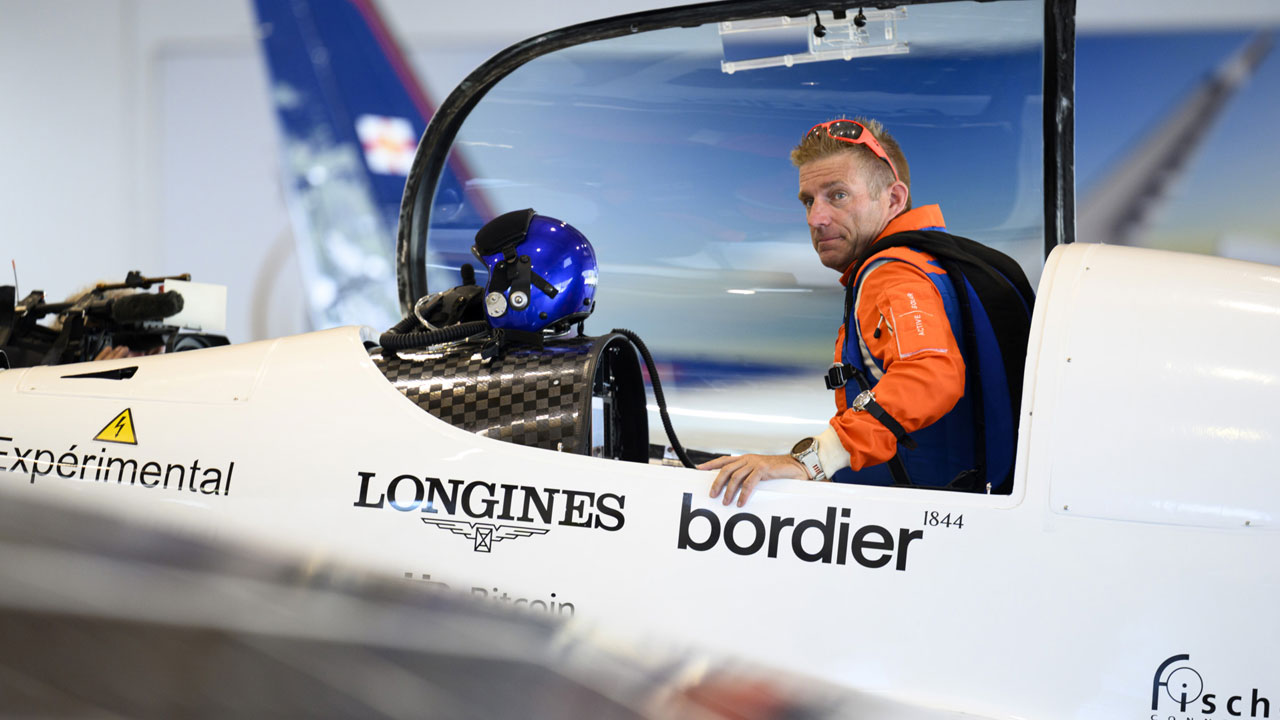 Foto - 15 yıl sonra gelen rekor! Güneş enerjili uçak 9,5 bin metreye yükseldi