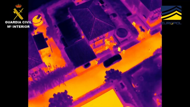 Foto - 1,5 yılda 200 milyon avrodan fazla kara para! İspanya'da suç örgütüne operasyon