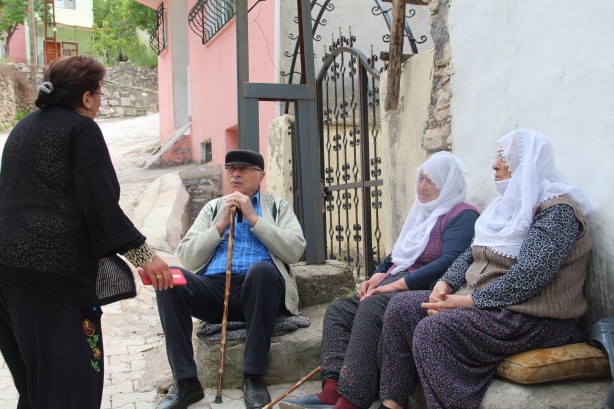 Foto - 15 yılın ardından gurbetten dönen kadın köy muhtarı oldu