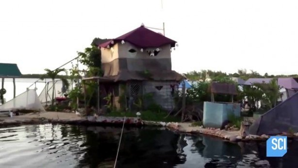 Foto - 150 bin pet şişe kullanarak yüzen ada yaptı