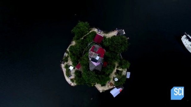 Foto - 150 bin pet şişe kullanarak yüzen ada yaptı