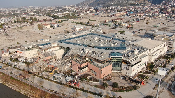 150 milyon dolarlık yatırım! Asrın felaketini yaşadı şimdi yıkılıyor