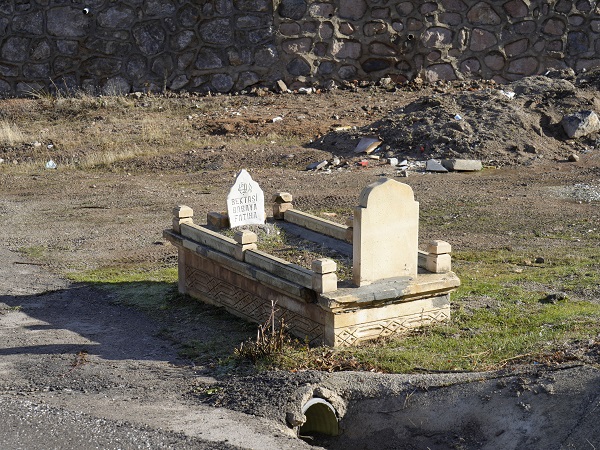 Foto - 150 yıllık mezarlığa büyük saygısızlık