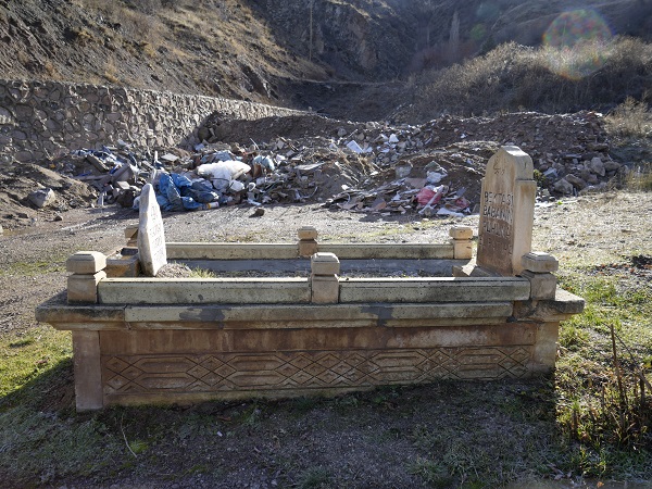 Foto - 150 yıllık mezarlığa büyük saygısızlık