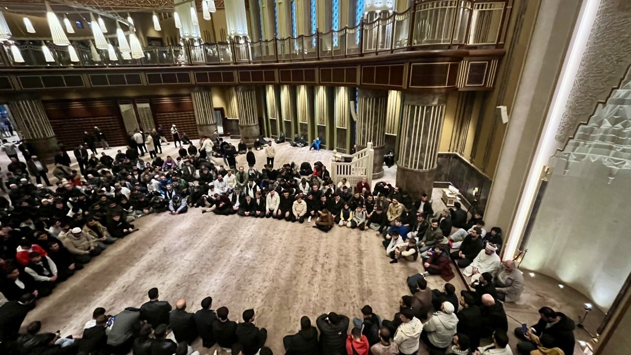 Foto - 1500 genç Taksim Camii’nde buluştu! TÜGVA’dan anlamlı etkinlik!