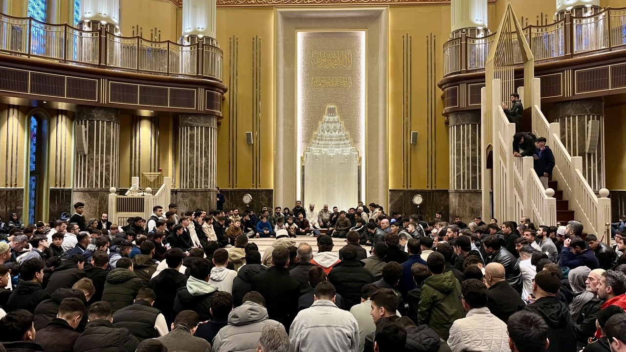 Foto - 1500 genç Taksim Camii’nde buluştu! TÜGVA’dan anlamlı etkinlik!