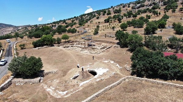 Foto - 1500 yıllık! Kazının ilk gününde bulundu