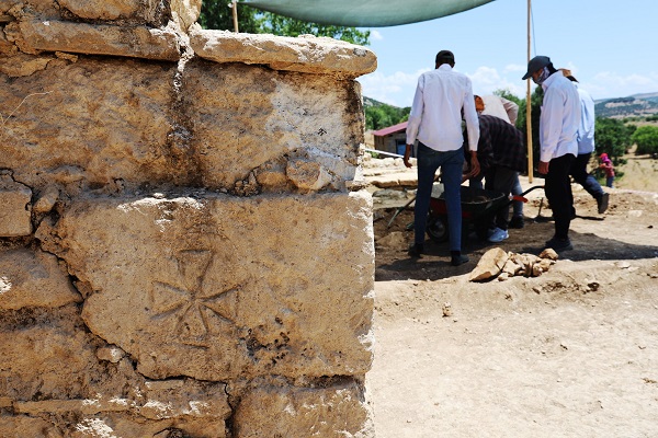 Foto - 1500 yıllık! Kazının ilk gününde bulundu