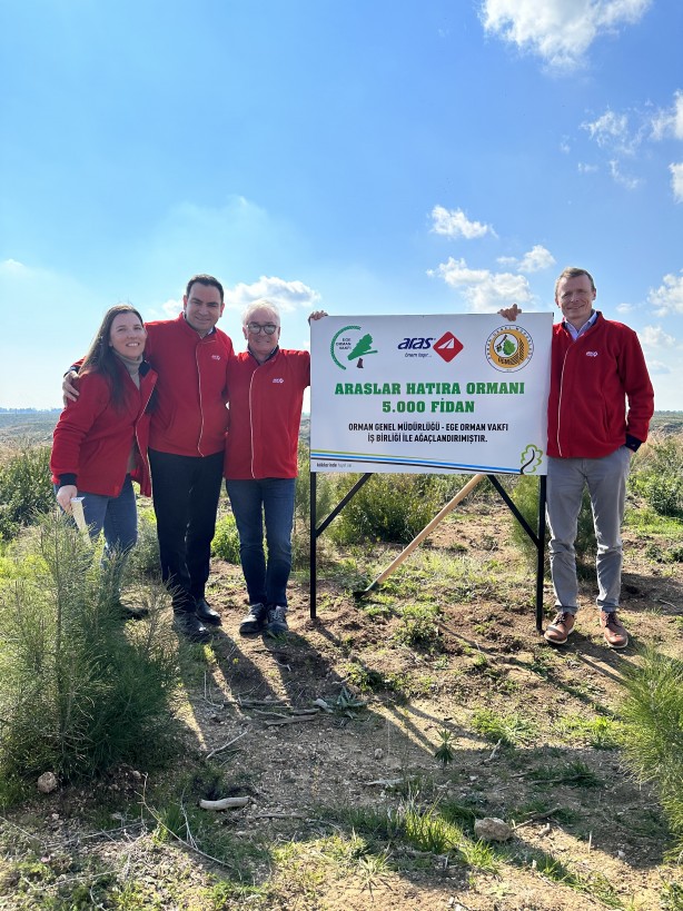 Foto - 16 bin fidanı toprakla buluşturuyor! Atılan bu adım gönüllere dokunuyor!