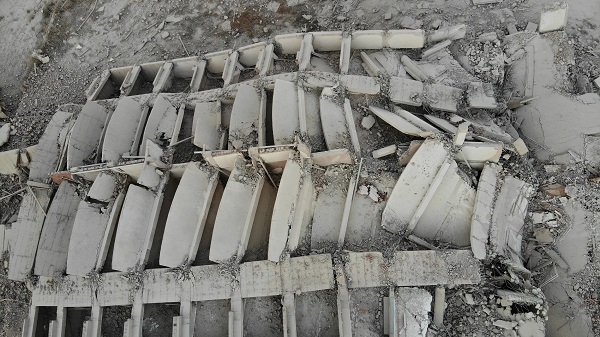 Foto - 16 katlı bina dinamitle böyle yıkıldı