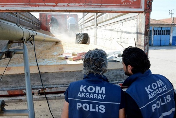 Foto - 16 ton mısırın içinden çıkanlar hayrete düşürdü!