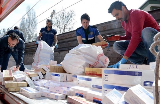 Foto - 16 ton mısırın içinden çıkanlar hayrete düşürdü!