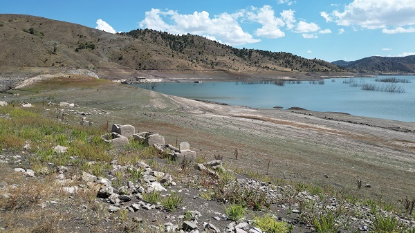 Foto - 16 yıl sonra görüldü! Sular çekilince bakın ortaya ne çıktı