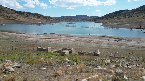 Foto - 16 yıl sonra görüldü! Sular çekilince bakın ortaya ne çıktı