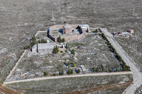 Foto - 16 yıldır, yüzlerce yıllık ata mirasının bakımını gönüllü yapıyor 