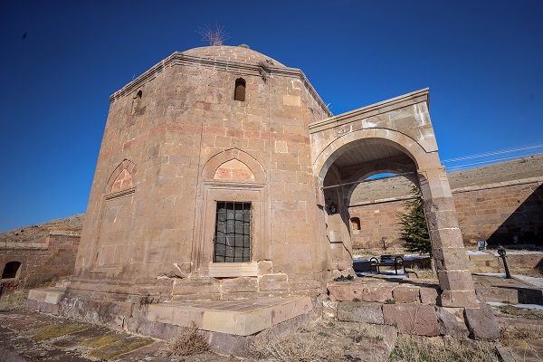 Foto - 16 yıldır, yüzlerce yıllık ata mirasının bakımını gönüllü yapıyor 