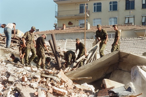 Foto - 17 Ağustos 1999 Depremi