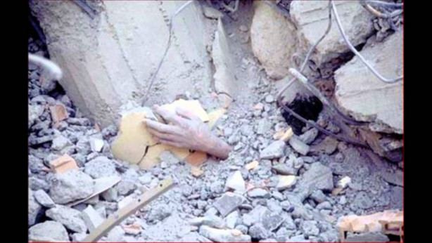 Foto - 17 Ağustos 1999 Gölcük Depremi