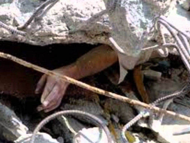 Foto - 17 Ağustos 1999 Gölcük Depremi