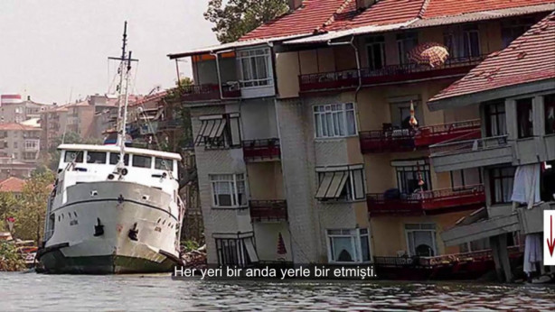 Foto - 17 Ağustos 1999 Gölcük Depremi