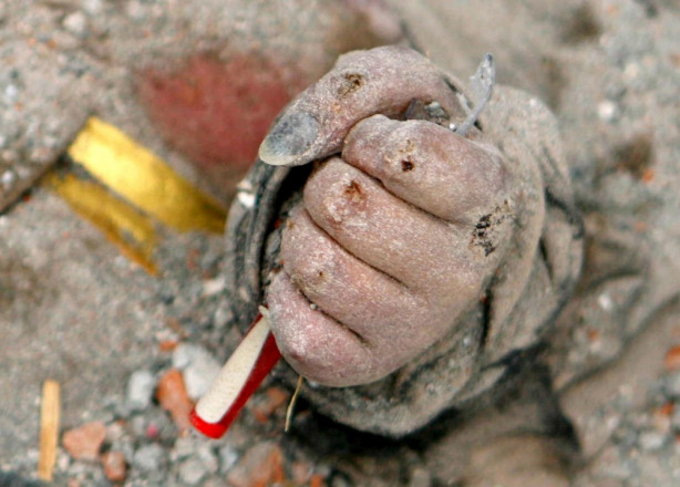 Foto - 17 Ağustos 1999 Gölcük Depremi