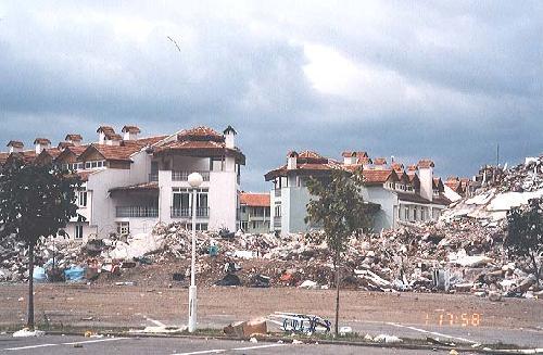 Foto - 17 Ağustos 1999 Gölcük Depremi