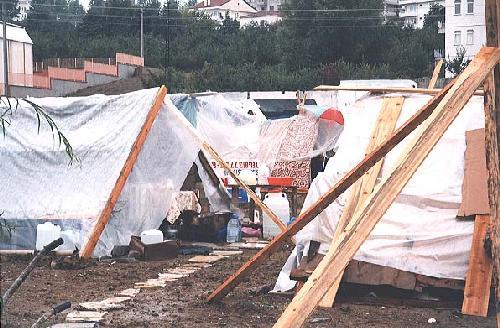 Foto - 17 Ağustos 1999 Gölcük Depremi