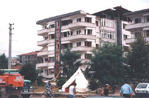 Foto - 17 Ağustos 1999 Gölcük Depremi