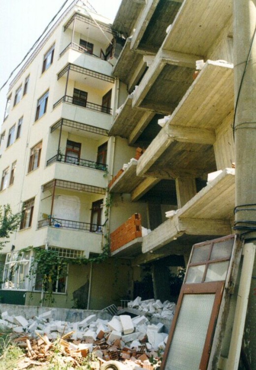 Foto - 17 Ağustos 1999 Gölcük Depremi