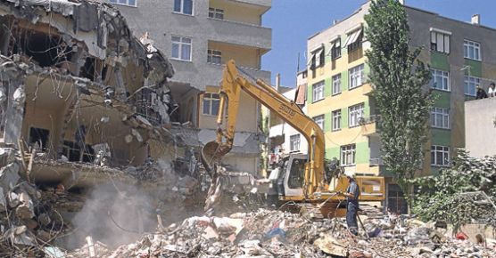 Foto - 17 Ağustos 1999 Gölcük Depremi