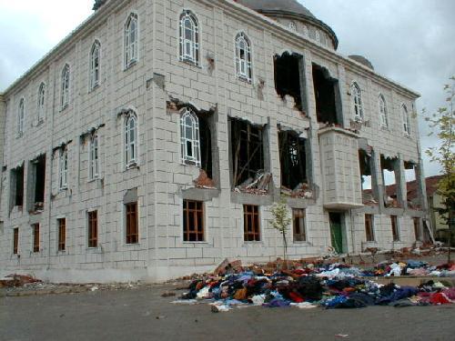 Foto - 17 Ağustos 1999 Gölcük Depremi