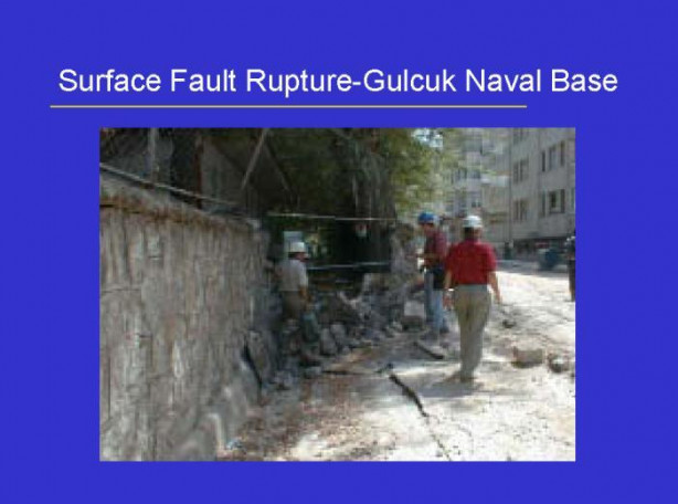 Foto - 17 Ağustos 1999 Gölcük Depremi