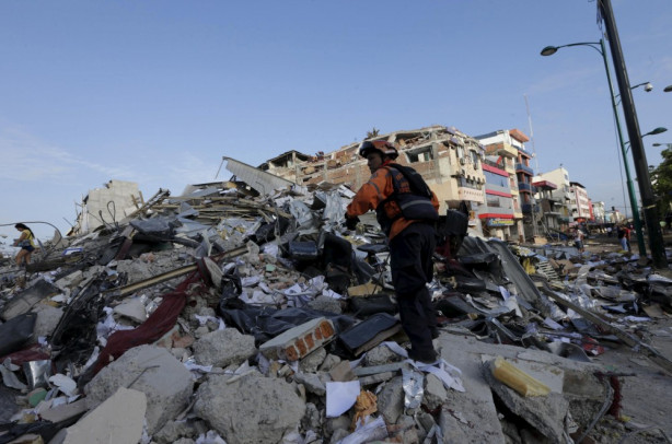 Foto - 17 Ağustos 1999 Gölcük Depremi