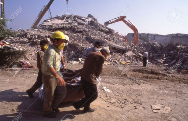 Foto - 17 Ağustos 1999 Gölcük Depremi