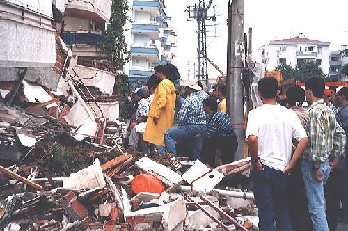 Foto - 17 Ağustos 1999 Gölcük Depremi