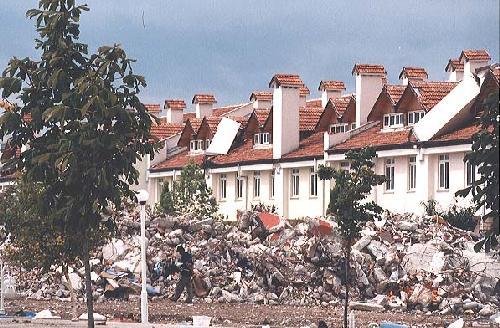 Foto - 17 Ağustos 1999 Gölcük Depremi