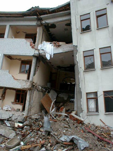 Foto - 17 Ağustos 1999 Gölcük Depremi