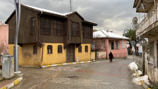 Foto - 17 Ağustos’ta tek bir tuğlanın bile düşmediği o yer gündem oldu