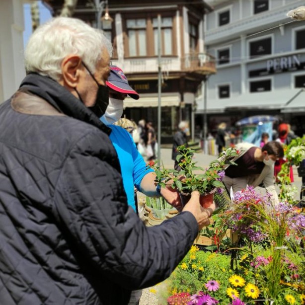 Foto - 17 günlük kapanma öncesi çiçekçilere akın ettiler