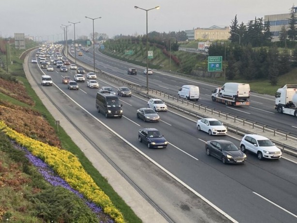 Foto - 17 günlük tam kapanmaya saatler kala İstanbul'dan kaçış sürüyor