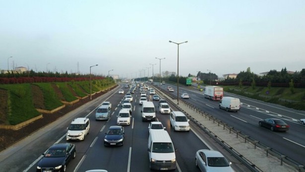 17 günlük tam kapanmaya saatler kala İstanbul'dan kaçış sürüyor